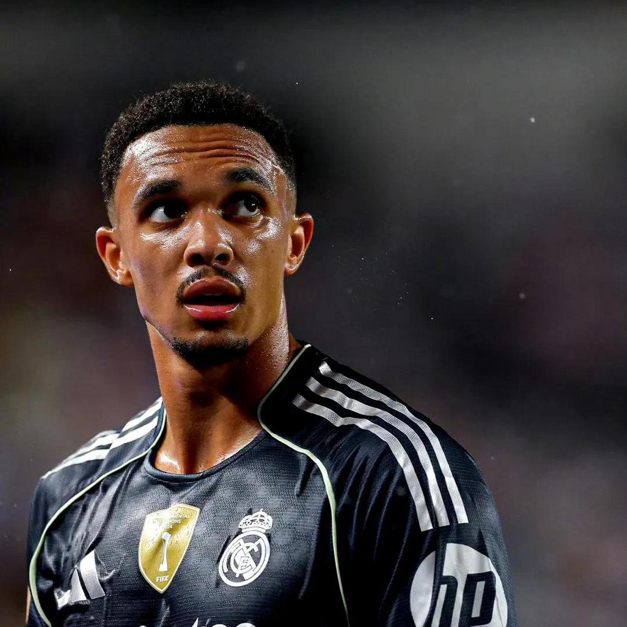 爱游戏tv-阿斯顿马丁绝杀红牛二队，阿隆索扛起全队